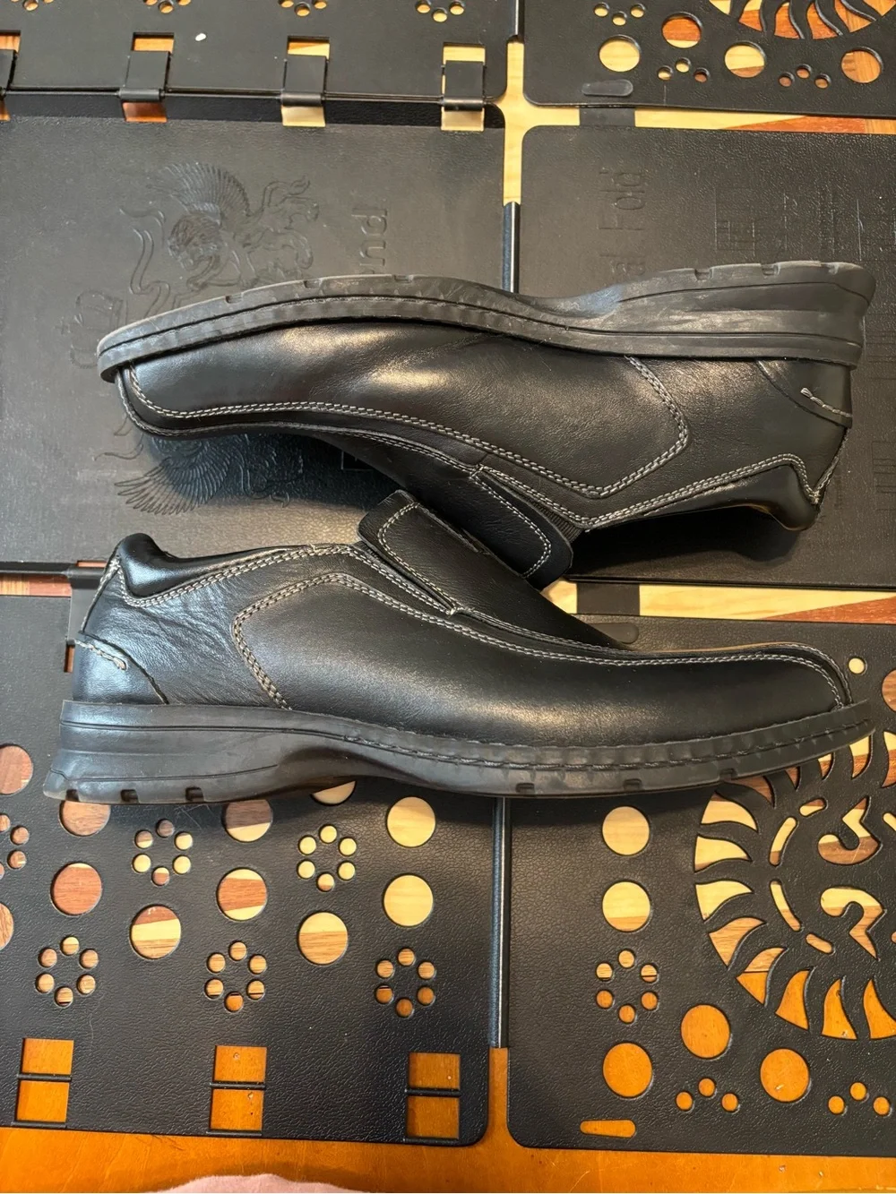 Dockers Men's Black Slip-On Leather Loafers